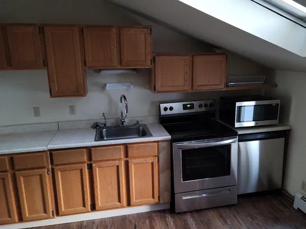 112 Silver St APT 1, Waterville, ME 04901