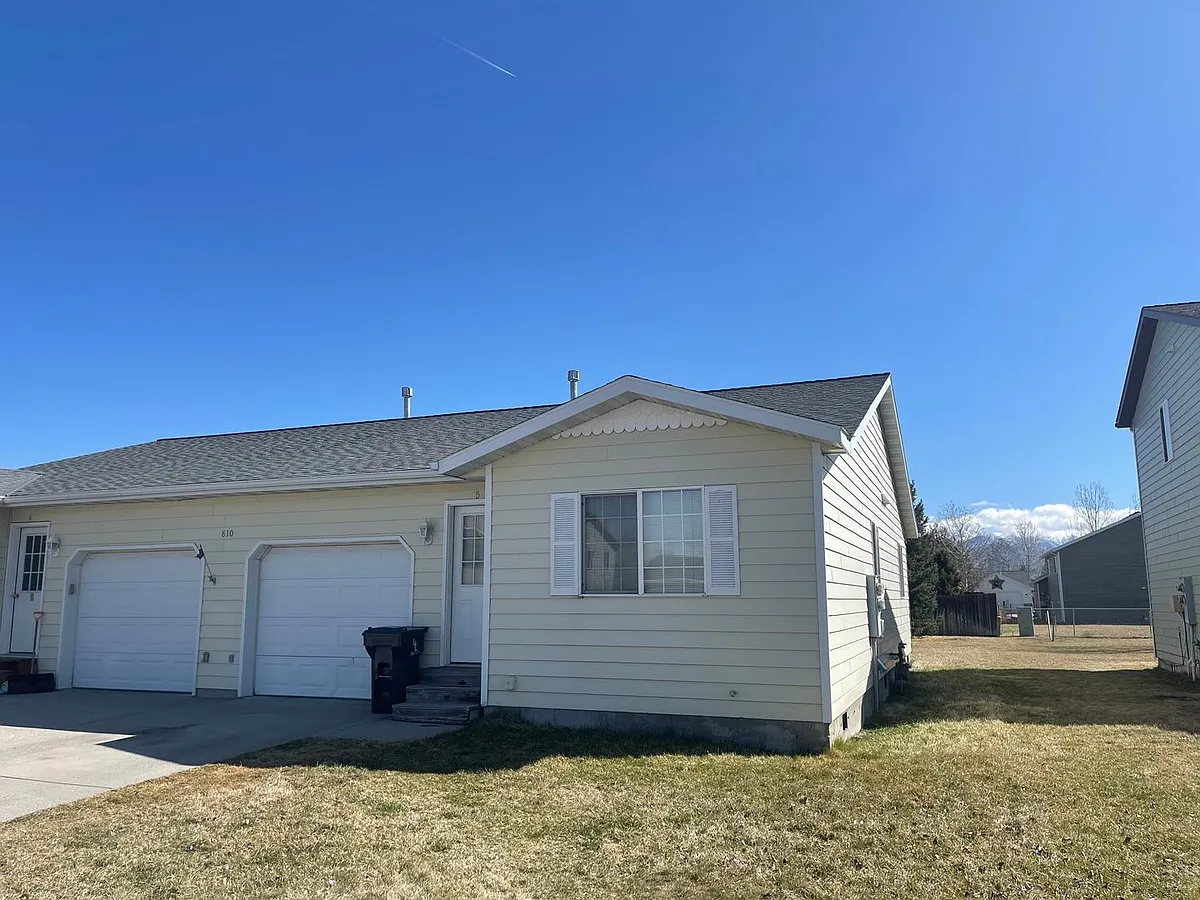 Building Photo - 810 Mantle Dr #B