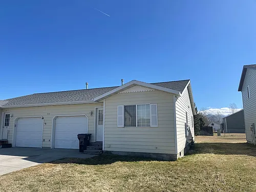 810 Mantle Dr #B Photo 1