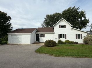 305 N Randolph St, Stacyville, IA 50476