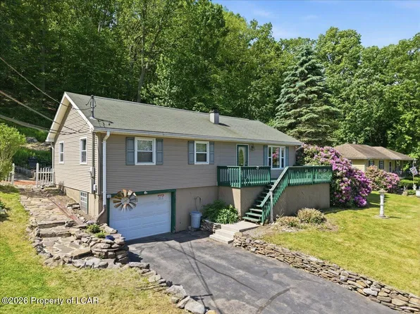 396 State Route 93 Hwy, Sugarloaf, PA 18249