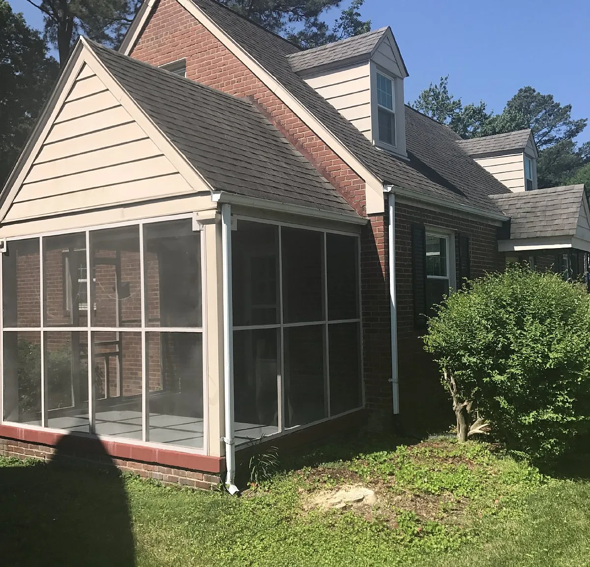 4 bed, 2.0 bath, 1490 sqft, $2,170 — Photo 2