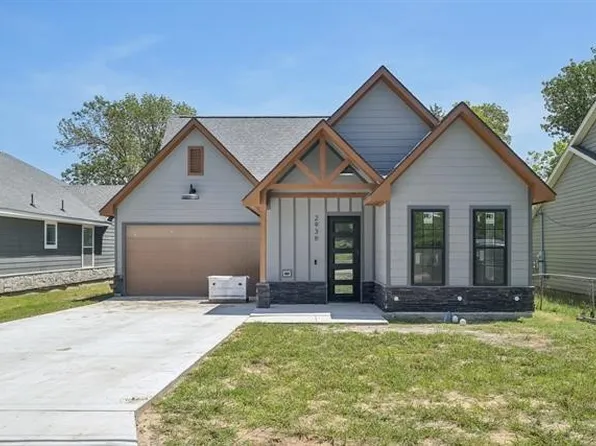2936 Henry Rd, Lancaster, TX 75134