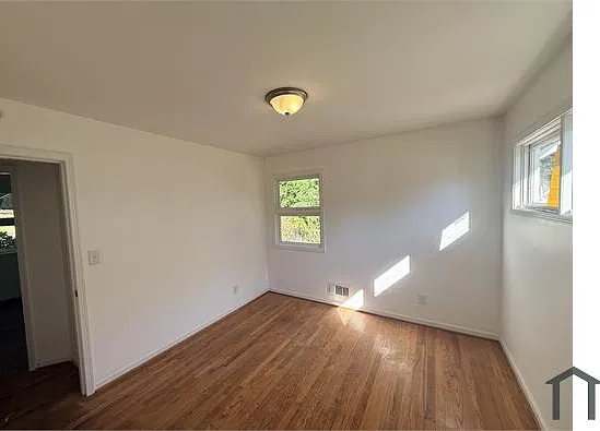 3 bed, 1094 sqft, $1,325 — Photo 2