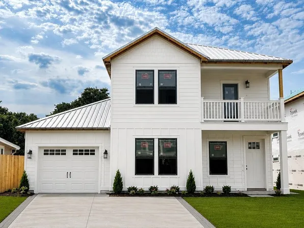 306 Rose Ln, Panama City Beach, FL 32413