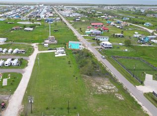 1020 Crystal Ln, Crystal Beach, TX 77650