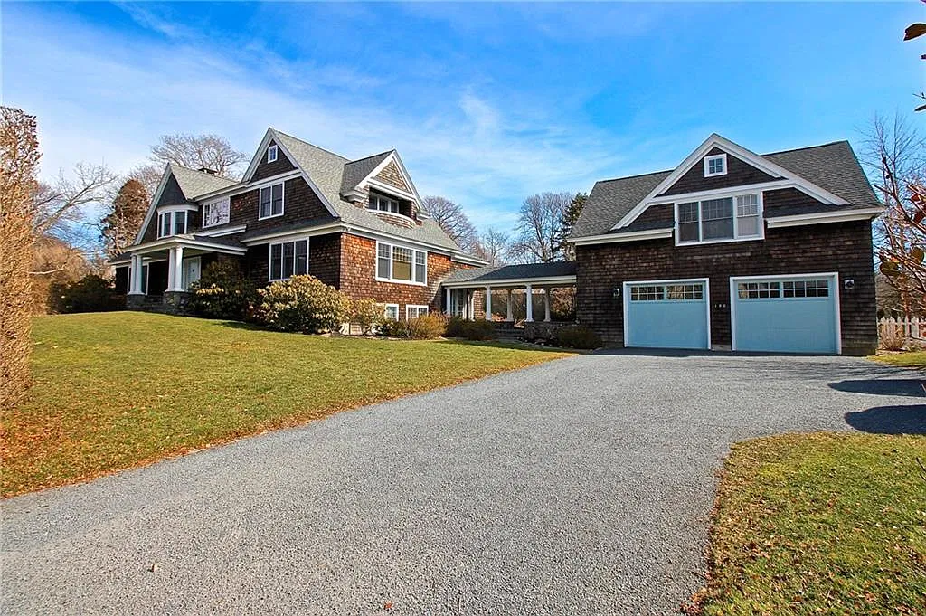 5 bed, 4.5 bath, 4445 sqft, $23,000 — Photo 2