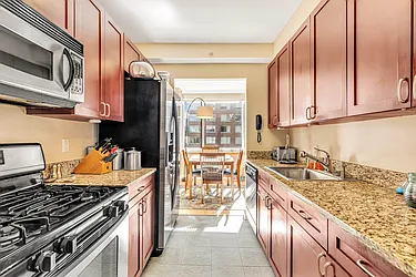 Rented by R New York
