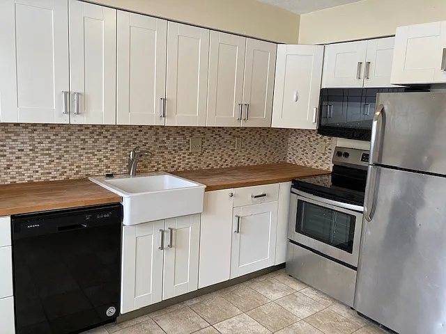 2604 N Webb Rd — Photo 5