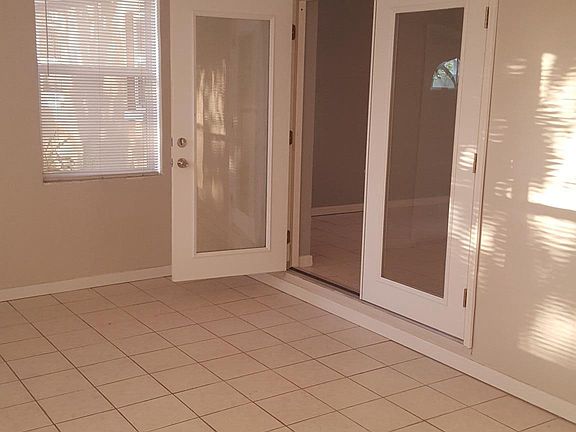3rd image of 5772 Bayshore Dr