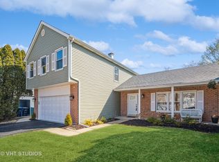 5S717 Hummingbird Ln, Naperville, IL 60540