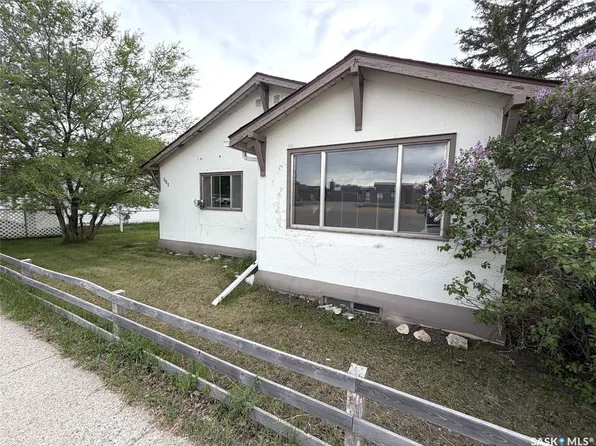 501 Churchill Street, Hudson Bay, SK S0E 0Y0