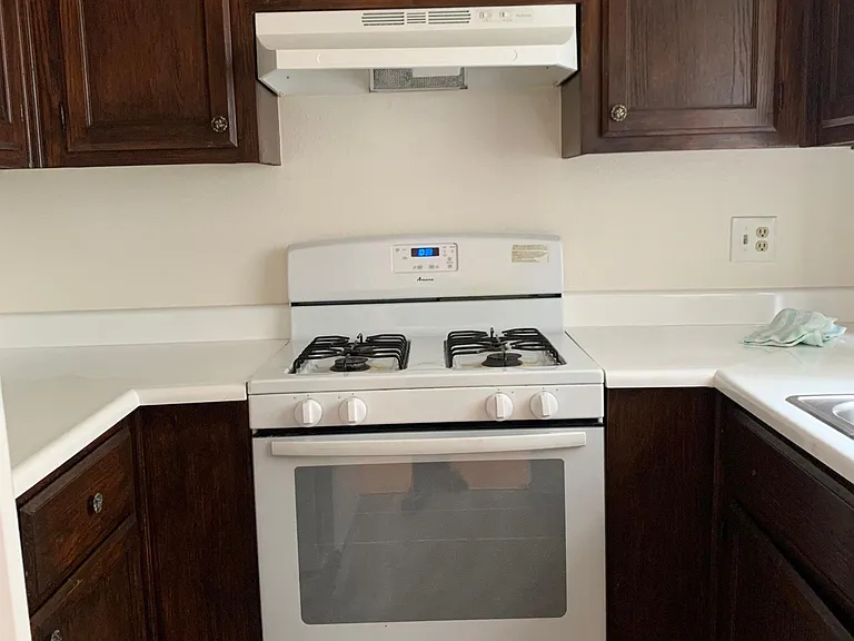 814 E Windsor Rd #107 — Photo 9