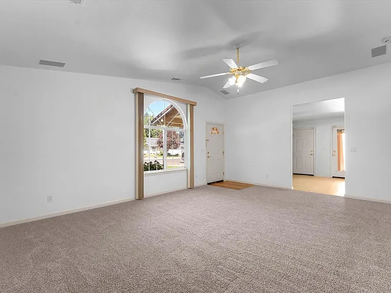 2863 Sandstone Dr — Photo 7
