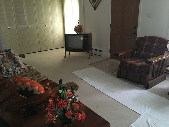 3rd image of 2125 221st St