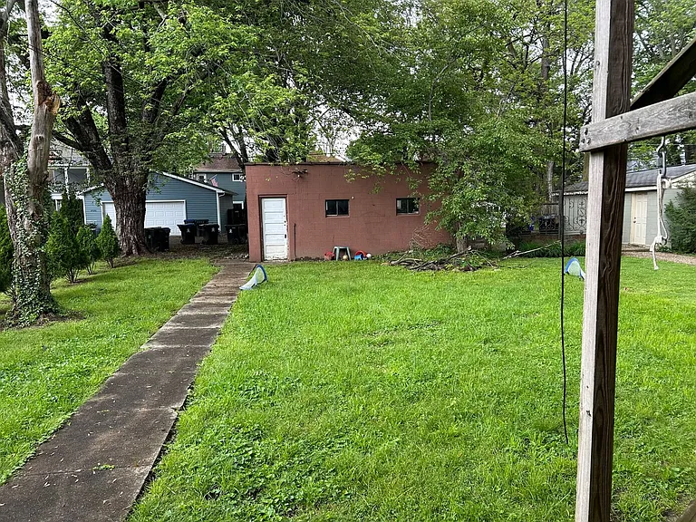 2027 Murray Ave. — Photo 23