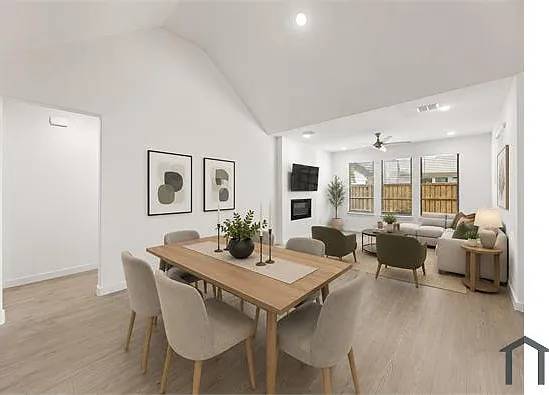2020 Stonebrook St — Photo 8