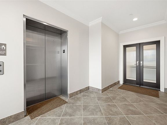 4th image of 501 Grandview Ave #4001