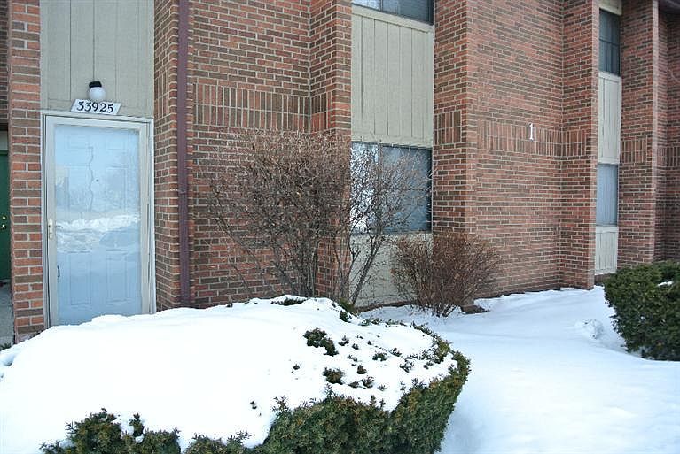 1st image of 33925 Pondview Cir #5