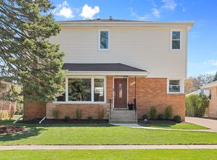 6713 Maple St, Morton Grove, IL 60053