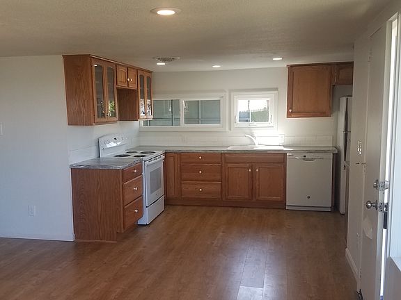 3rd image of 1405 Lee Blvd