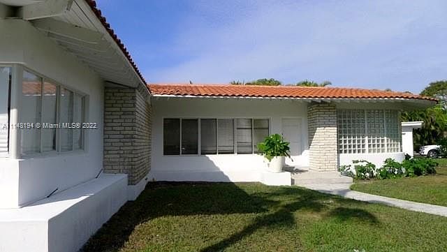 1st image of 3350 Flamingo Dr