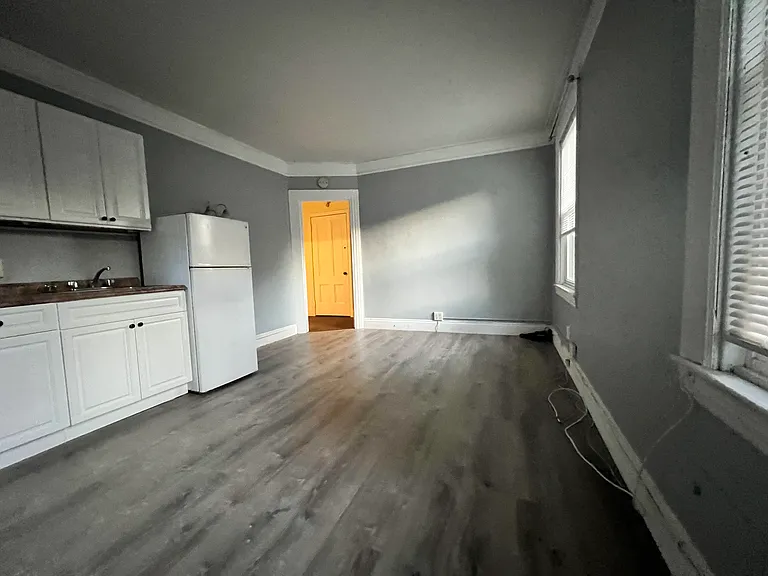 83 Englewood Ave #8 — Photo 17