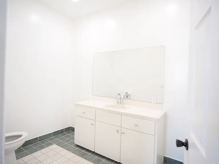 7761 Melrose Ave #2 — Photo 6