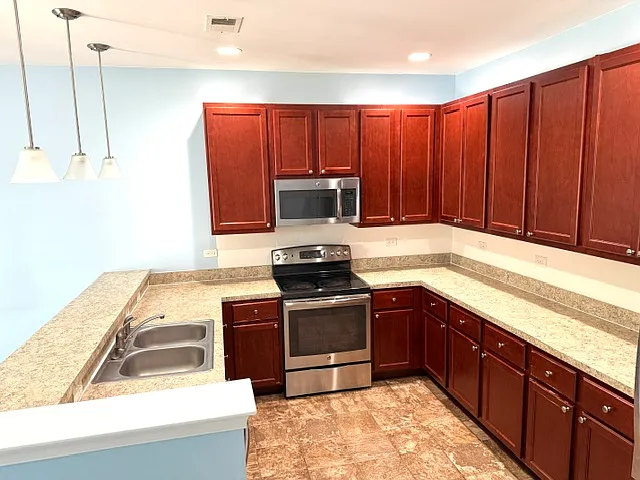 4529 Turnworth Arch #1 — Photo 4