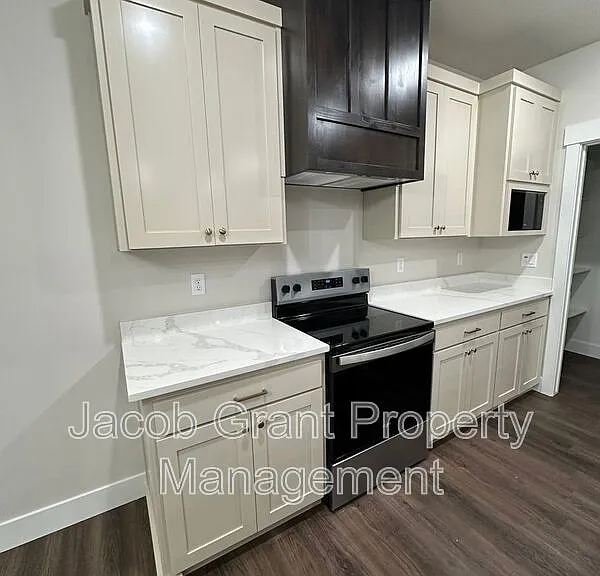 826 E Sunnyside Rd #4 — Photo 7