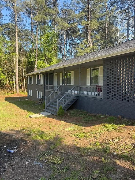 3 bed, 2.0 bath, 1737 sqft, $2,200 — Photo 2
