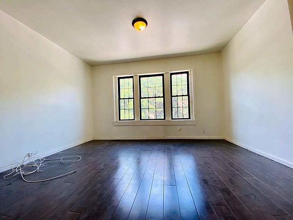 3rd image of 1876A Fulton St #1