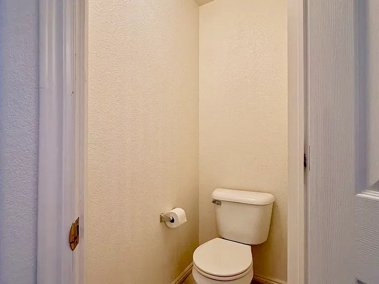 1243 S Akron Way — Photo 11