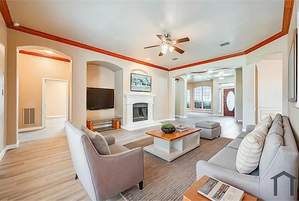 606 Primavera Dr — Photo 5