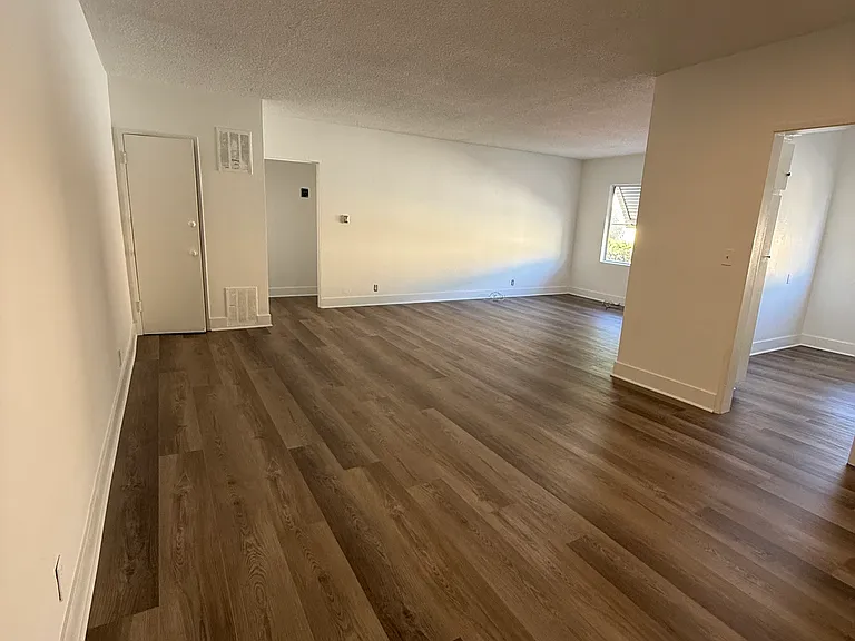 SEP-BUR APARTMENTS — Photo 5