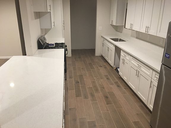 3rd image of 239 Coralwood Dr