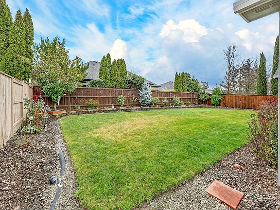 2nd image of 988 Pumpkin Rdg