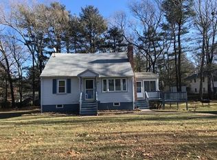 20 Hawthorne Rd, Holbrook, MA 02343