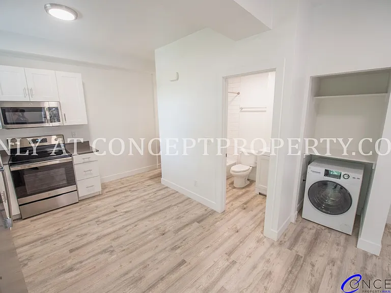 First Avenue Flats — Photo 108