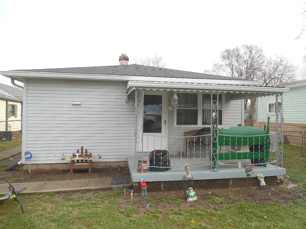 2843 Collier St photo 1