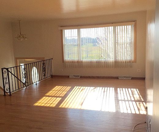 4th image of 3805 N Williams St
