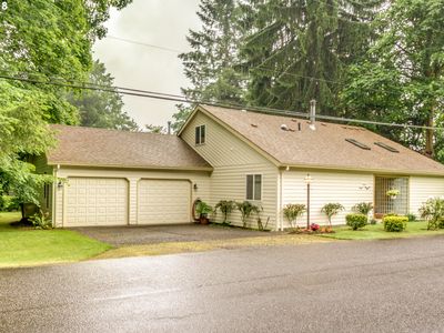 19050 SW Pilkington Rd, Lake Oswego, OR, 97035
