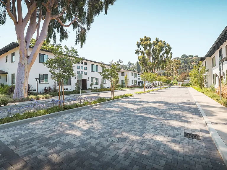 Yosemite Garden Apartments — Photo 6