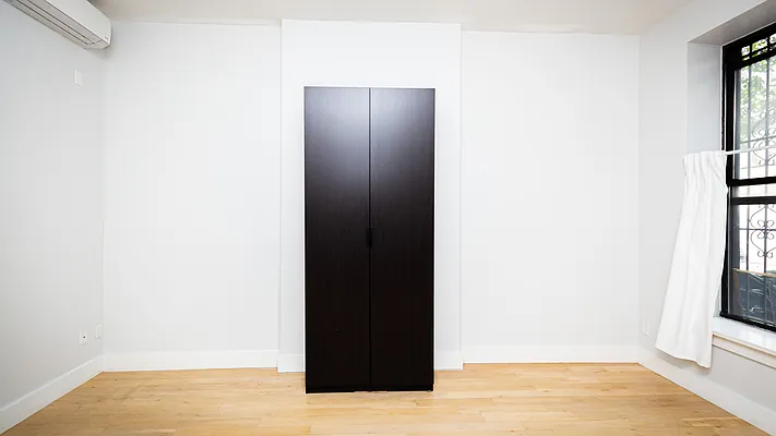 Rented by Nooklyn NYC LLC | media 17