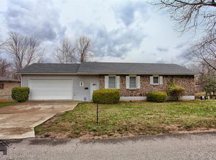 305 Sunset Dr, Waynesville, MO 65583