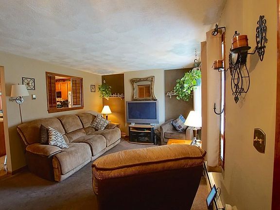 3rd image of 9 Christie Dr #1