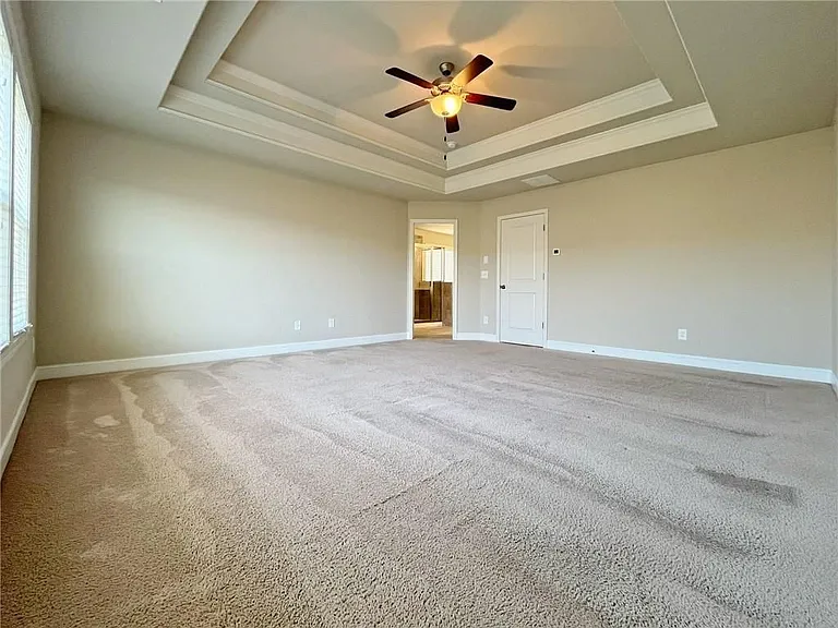 330 Holdings Dr — Photo 16