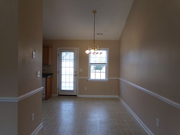 5th image of 118 Sellhorn Blvd
