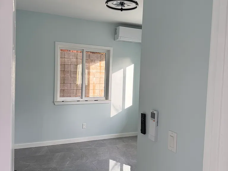 1635 Hoolehua St #R — Photo 4