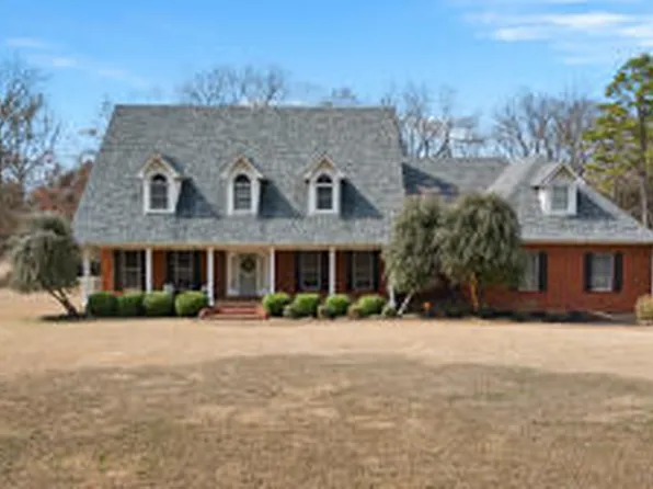 285 Crossgate Dr, Russellville, AR 72802